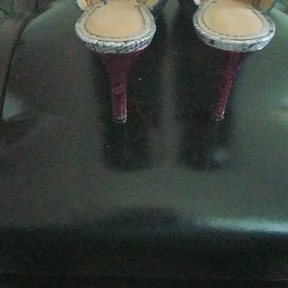 Heels - Picture 3 of 5